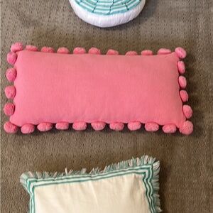 POTTERY BARN TEEN~EUC~12x24 Pink Pom Pom Pillow